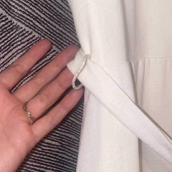 STUNNING Off White Wrap Dress - Picture 7 of 9